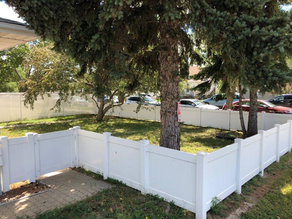 42 inch fence on this side.