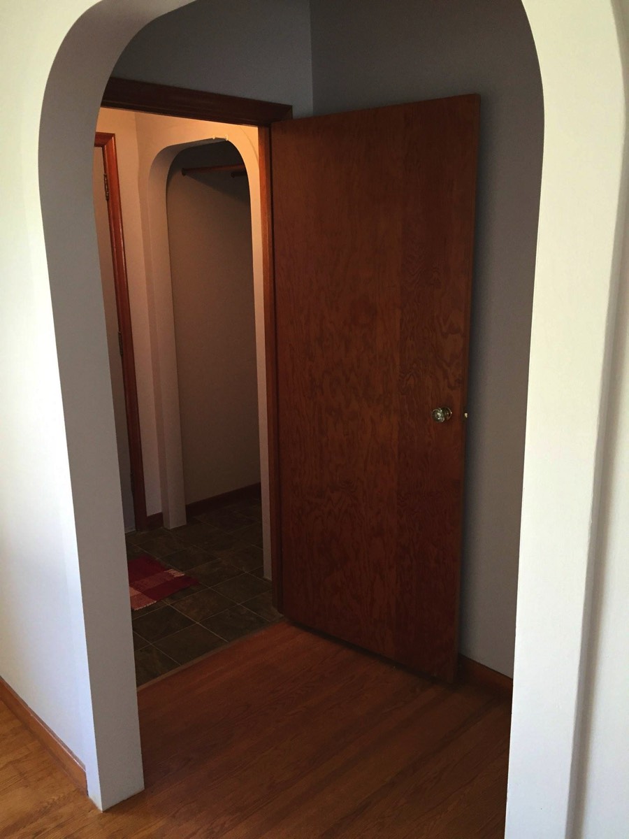 Foyer door closes for extra insulation value.